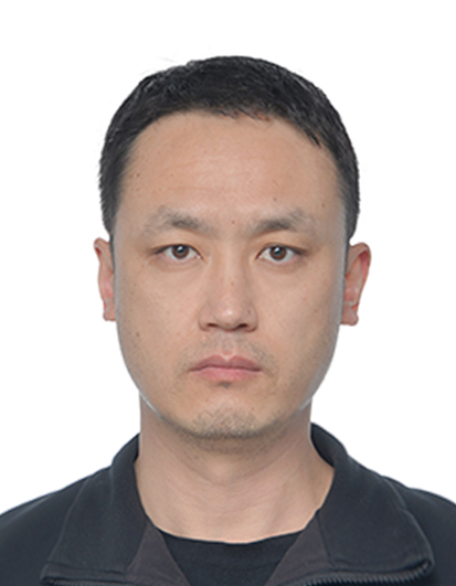 徐明老師照片.jpg